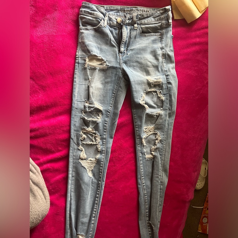 American eagle outfitters blue Skinny ripped jeans (Size 4 short) super stretchy
